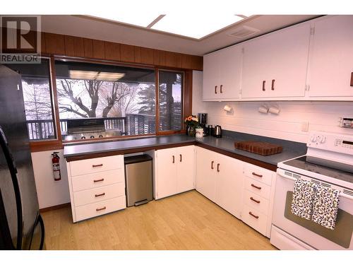 4955 Lake Kathlyn Junction Road, Smithers, BC - Indoor Photo Showing Kitchen