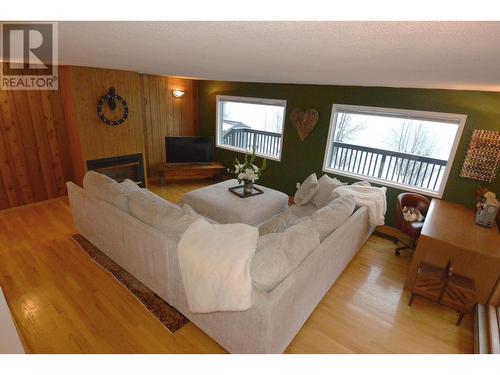 4955 Lake Kathlyn Junction Road, Smithers, BC - Indoor Photo Showing Living Room With Fireplace