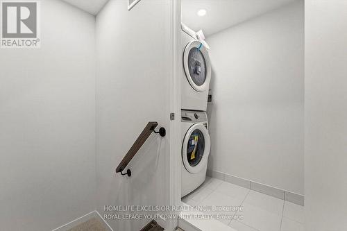 Th353 - 100 Honeycrisp Crescent, Vaughan, ON - Indoor Photo Showing Laundry Room