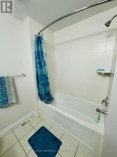 Upper - 20 Daylight Street, Brampton, ON - Indoor Photo Showing Bathroom