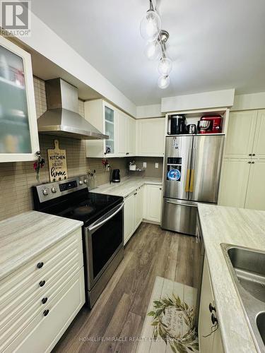 Upper - 20 Daylight Street, Brampton, ON - Indoor Photo Showing Kitchen