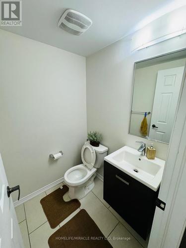 Upper - 20 Daylight Street, Brampton, ON - Indoor Photo Showing Bathroom