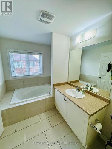 Upper - 20 Daylight Street, Brampton, ON - Indoor Photo Showing Bathroom