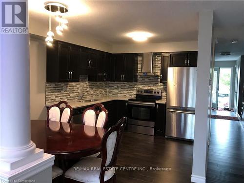 100 Periwinkle Street, Kitchener, ON - Indoor Photo Showing Kitchen With Upgraded Kitchen