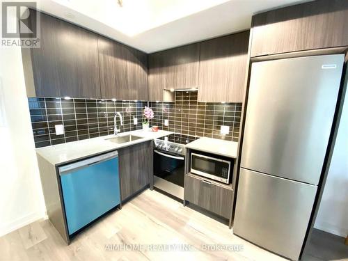 1804 - 395 Bloor Street E, Toronto, ON - Indoor Photo Showing Kitchen With Upgraded Kitchen