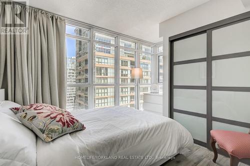 1706 - 15 Iceboat Terrace, Toronto, ON - Indoor Photo Showing Bedroom