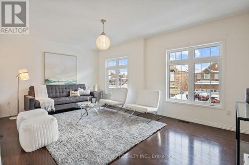 1269 Salmers Drive, Oshawa, ON - Indoor Photo Showing Living Room