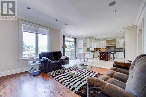 76 Woodward Avenue, Markham, ON - Indoor Photo Showing Living Room