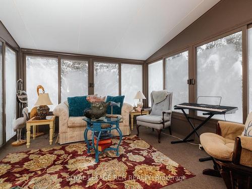 1208 Minnow Dr, Dysart Et Al, ON - Indoor Photo Showing Living Room