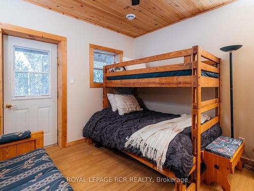 1208 Minnow Dr, Dysart Et Al, ON - Indoor Photo Showing Bedroom