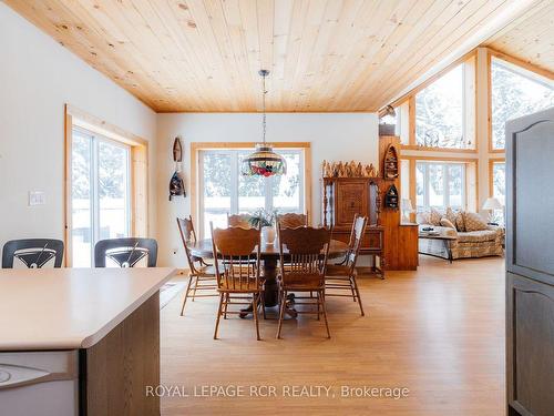 1208 Minnow Dr, Dysart Et Al, ON - Indoor Photo Showing Dining Room