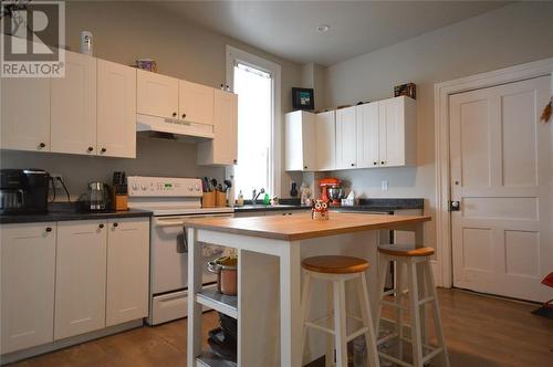 31 King Street East, Lambton Shores, ON - Indoor Photo Showing Kitchen