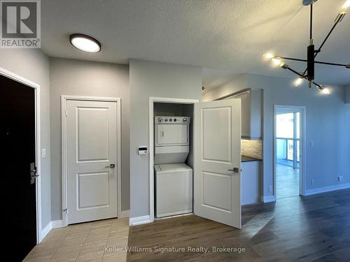 601 - 60 Absolute Avenue, Mississauga (City Centre), ON - Indoor Photo Showing Laundry Room