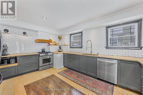 175 Woodland Drive, Midland, ON - Indoor Photo Showing Kitchen With Stainless Steel Kitchen With Upgraded Kitchen