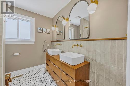 175 Woodland Drive, Midland, ON - Indoor Photo Showing Bathroom