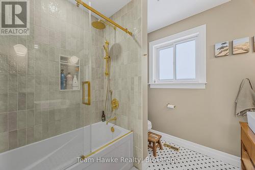 175 Woodland Drive, Midland, ON - Indoor Photo Showing Bathroom