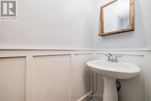 912 Messor Crescent, Ottawa, ON - Indoor Photo Showing Bathroom