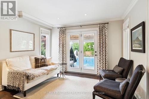 18 Harrowsmith Place, Richmond Hill, ON - Indoor Photo Showing Living Room