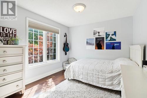 18 Harrowsmith Place, Richmond Hill, ON - Indoor Photo Showing Bedroom