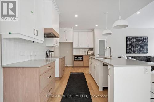 128 Graydon Drive, South-West Oxford (Mount Elgin), ON - Indoor Photo Showing Kitchen With Upgraded Kitchen