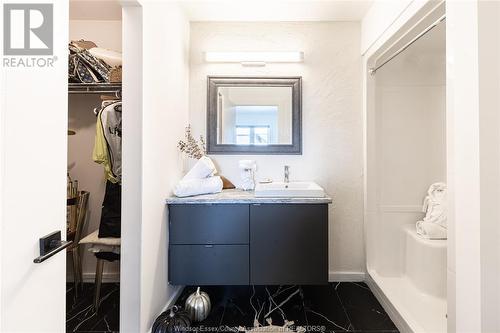 59 Clara Crescent, Chatham, ON - Indoor Photo Showing Bathroom