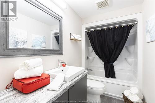 59 Clara Crescent, Chatham, ON - Indoor Photo Showing Bathroom