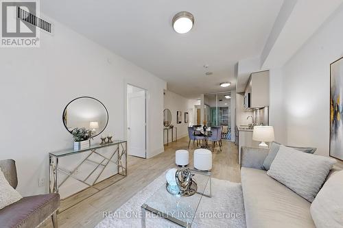 320 - 118 Merchants' Wharf, Toronto, ON - Indoor Photo Showing Living Room