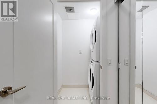 320 - 118 Merchants' Wharf, Toronto, ON - Indoor Photo Showing Laundry Room