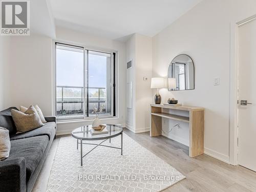 422 - 1401 O'Connor Drive, Toronto, ON - Indoor Photo Showing Living Room