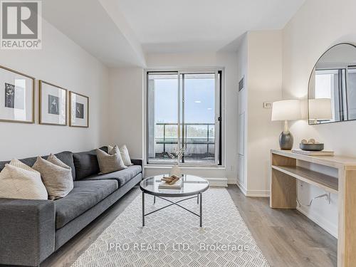 422 - 1401 O'Connor Drive, Toronto, ON - Indoor Photo Showing Living Room