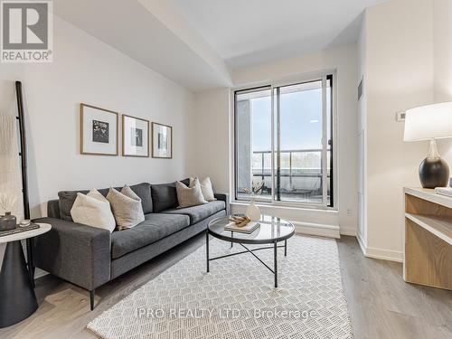 422 - 1401 O'Connor Drive, Toronto, ON - Indoor Photo Showing Living Room