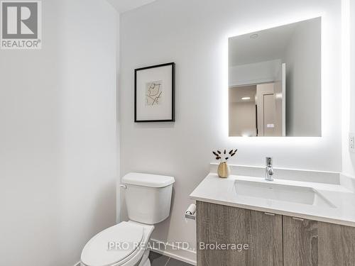 422 - 1401 O'Connor Drive, Toronto, ON - Indoor Photo Showing Bathroom