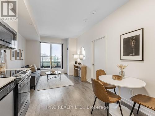 422 - 1401 O'Connor Drive, Toronto, ON - Indoor Photo Showing Dining Room