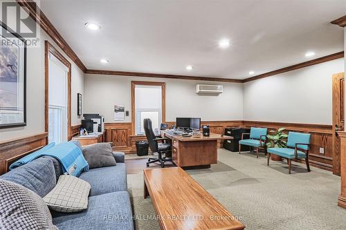 15037 Yonge Street, Aurora, ON - Indoor