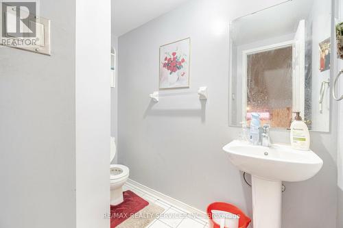 77 Winners Circle, Brampton, ON - Indoor Photo Showing Bathroom