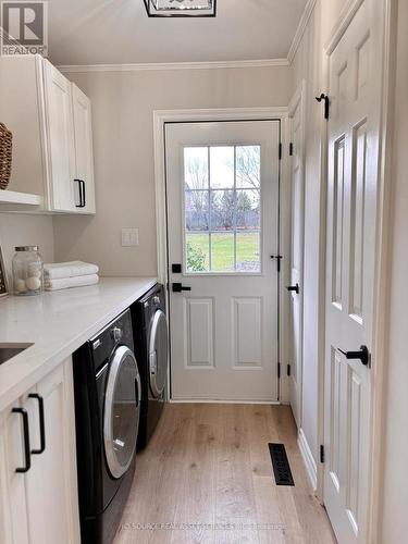 7 Cullum Drive, Hamilton, ON - Indoor Photo Showing Laundry Room