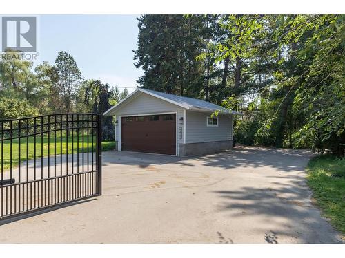 2455 Maquinna Road, Kelowna, BC - Outdoor