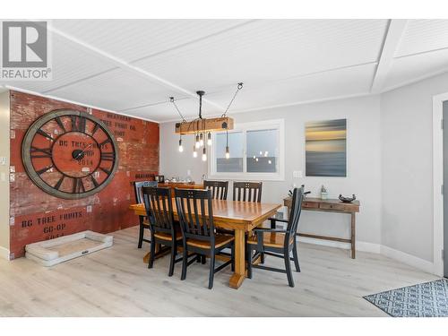 2455 Maquinna Road, Kelowna, BC - Indoor Photo Showing Dining Room