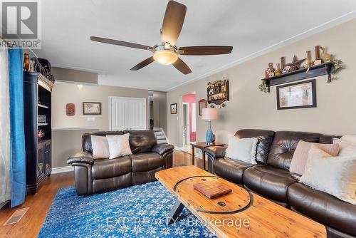 3422 Rittenhouse Road, Lincoln (980 - Lincoln-Jordan/Vineland), ON - Indoor Photo Showing Living Room