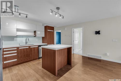 1803 1015 Patrick Crescent, Saskatoon, SK - Indoor Photo Showing Kitchen