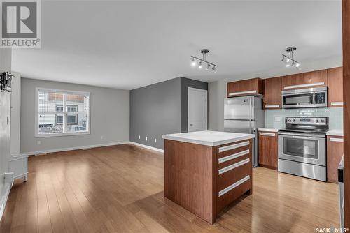 1803 1015 Patrick Crescent, Saskatoon, SK - Indoor Photo Showing Kitchen