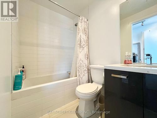 2805 - 11 Charlotte Street, Toronto, ON - Indoor Photo Showing Bathroom