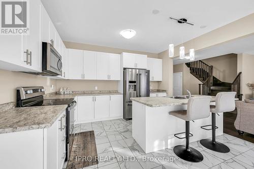 286 Dalgleish Trail, Hamilton, ON - Indoor Photo Showing Kitchen With Upgraded Kitchen