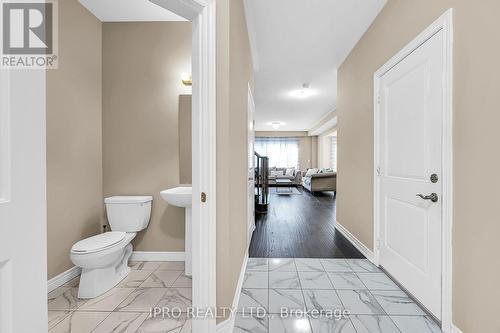 286 Dalgleish Trail, Hamilton, ON - Indoor Photo Showing Bathroom