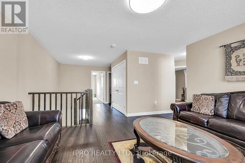 286 Dalgleish Trail, Hamilton, ON - Indoor Photo Showing Living Room