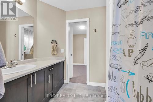 286 Dalgleish Trail, Hamilton, ON - Indoor Photo Showing Bathroom