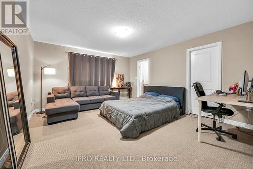 286 Dalgleish Trail, Hamilton, ON - Indoor Photo Showing Bedroom