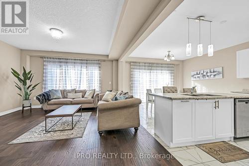 286 Dalgleish Trail, Hamilton, ON - Indoor Photo Showing Living Room