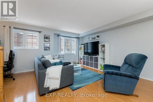 94 Elphick Lane, Toronto, ON - Indoor Photo Showing Living Room