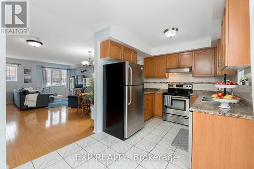 94 Elphick Lane, Toronto, ON - Indoor Photo Showing Kitchen